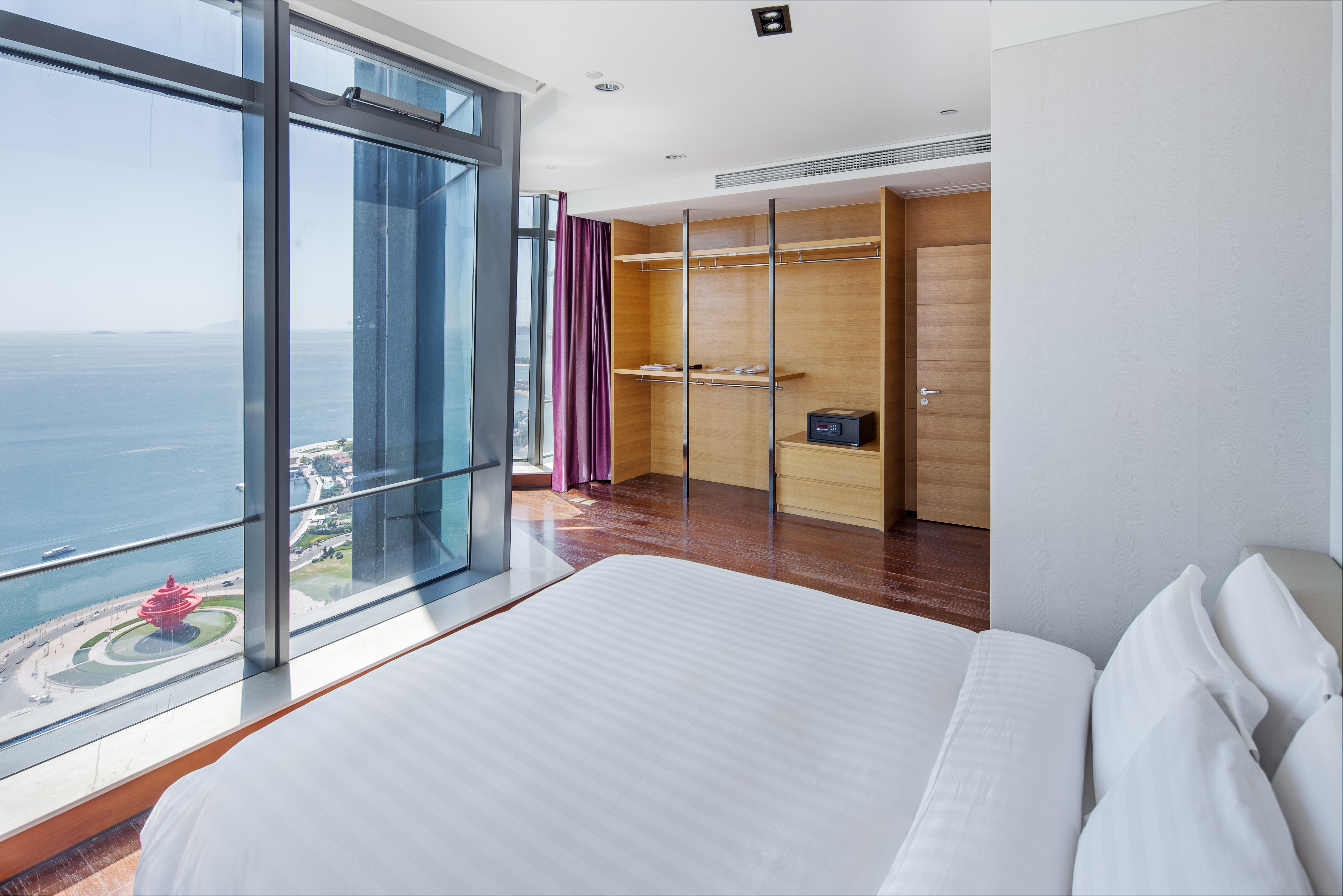 Grand Madison Qingdao Harbour view Central 10/50