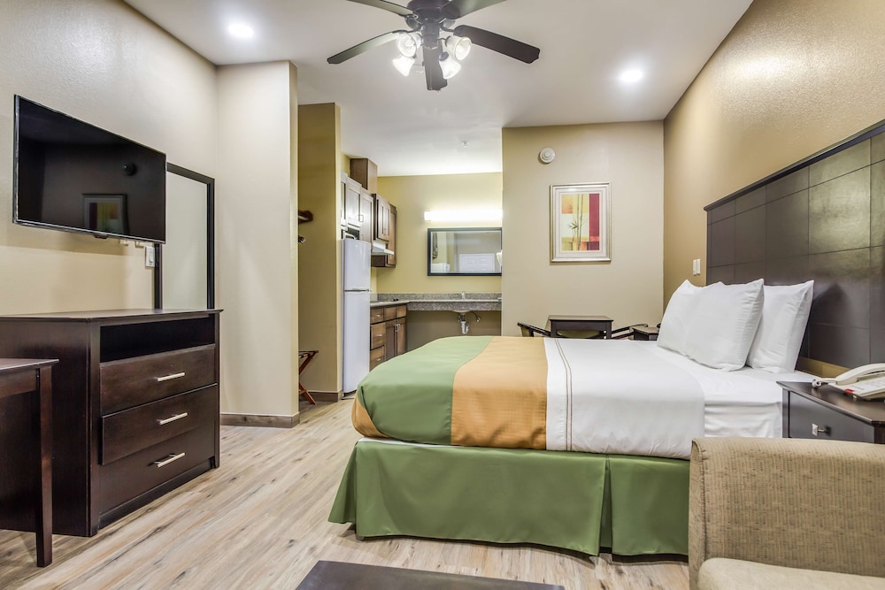 Americas Best Value Inn And Suites Tomball 26/30