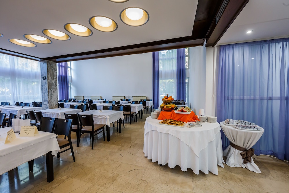 Hotel Medena Block A 42/50