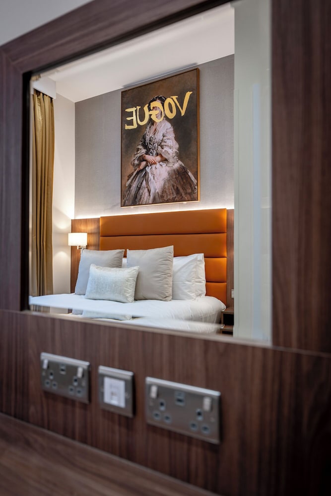 Castleton Hotel 25/61