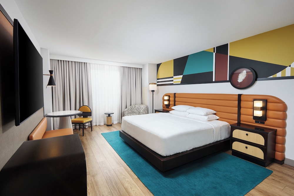 Hyatt Rosemont Near O Hare 23/64