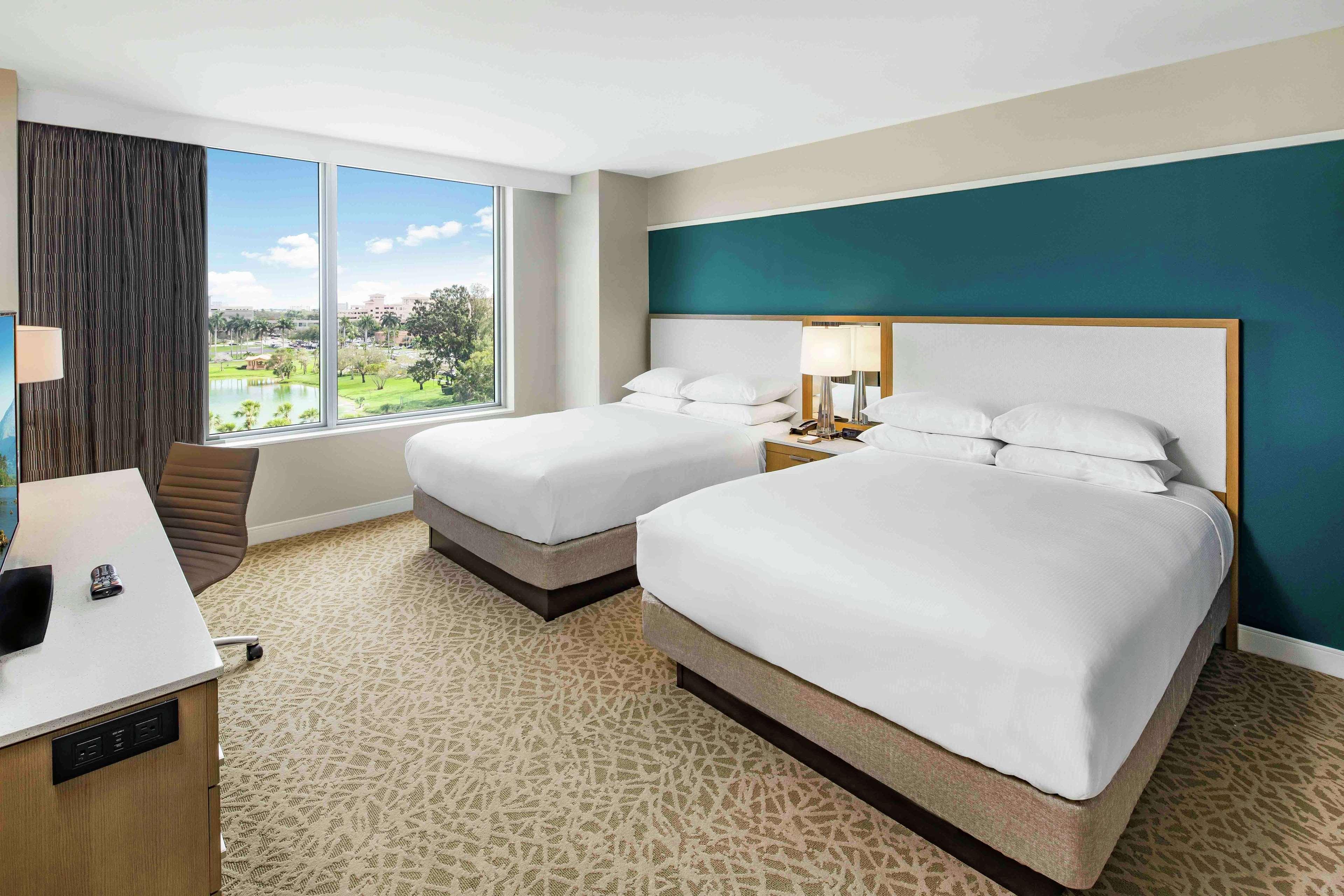 DELUXE, SUITE, 2 QUEEN BEDS