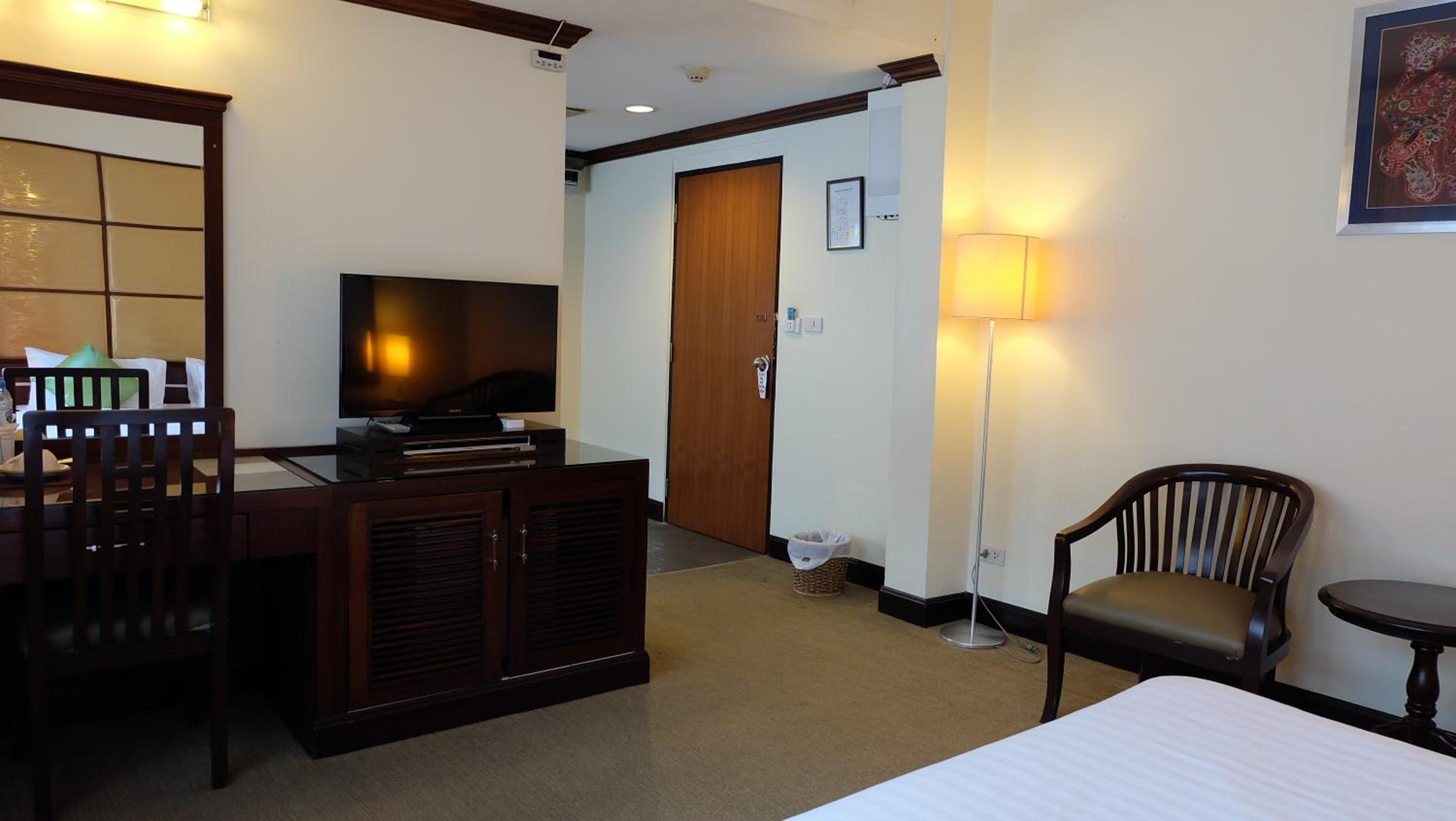 GRAND BUSINESS INN 36/52