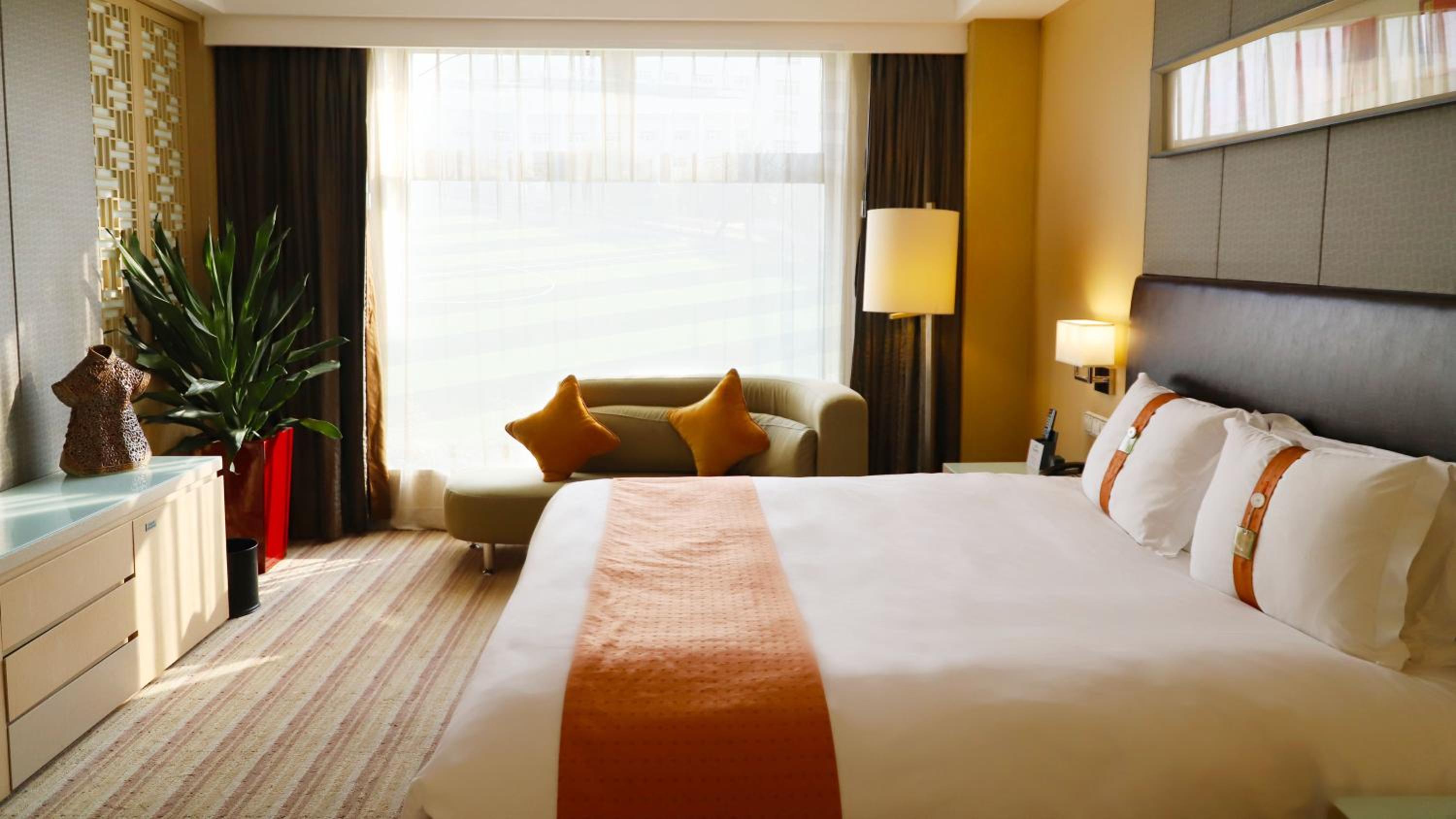 Holiday Inn Qingdao Parkview 10/49