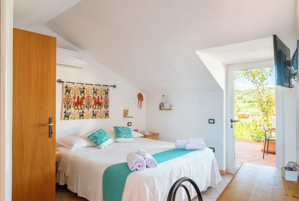 MANSARD, BASIC, DOUBLE BED, PRIVATE BATHROOM