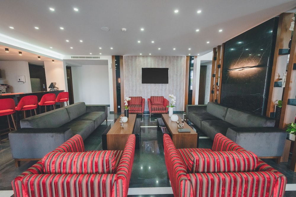 Louis V Hotel 55/68