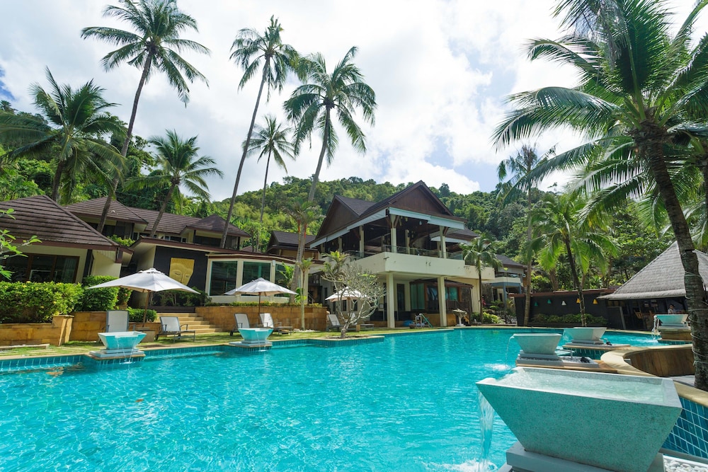 ANDAMAN WHITE BEACH RESORT 65/70
