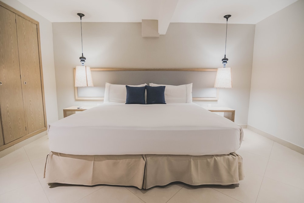 JUNIOR SUITE, KING BED, SOFA