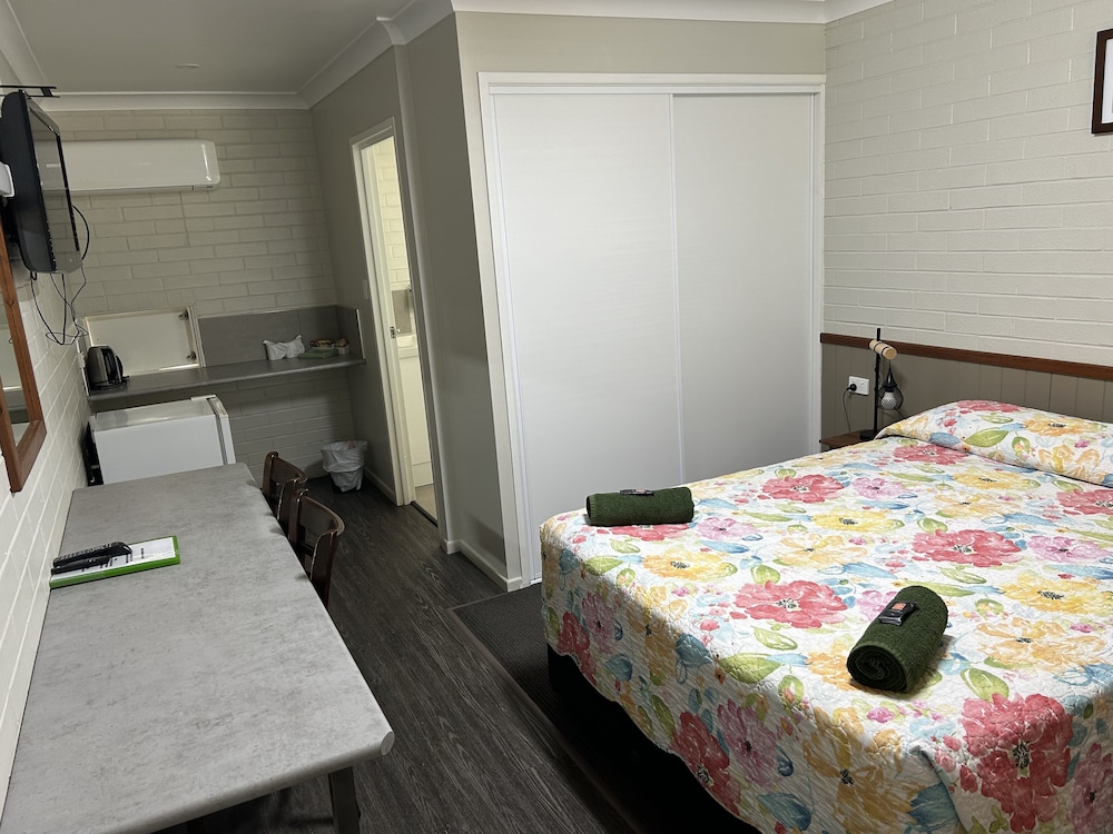 Barcaldine Country Motor Inn 21/45