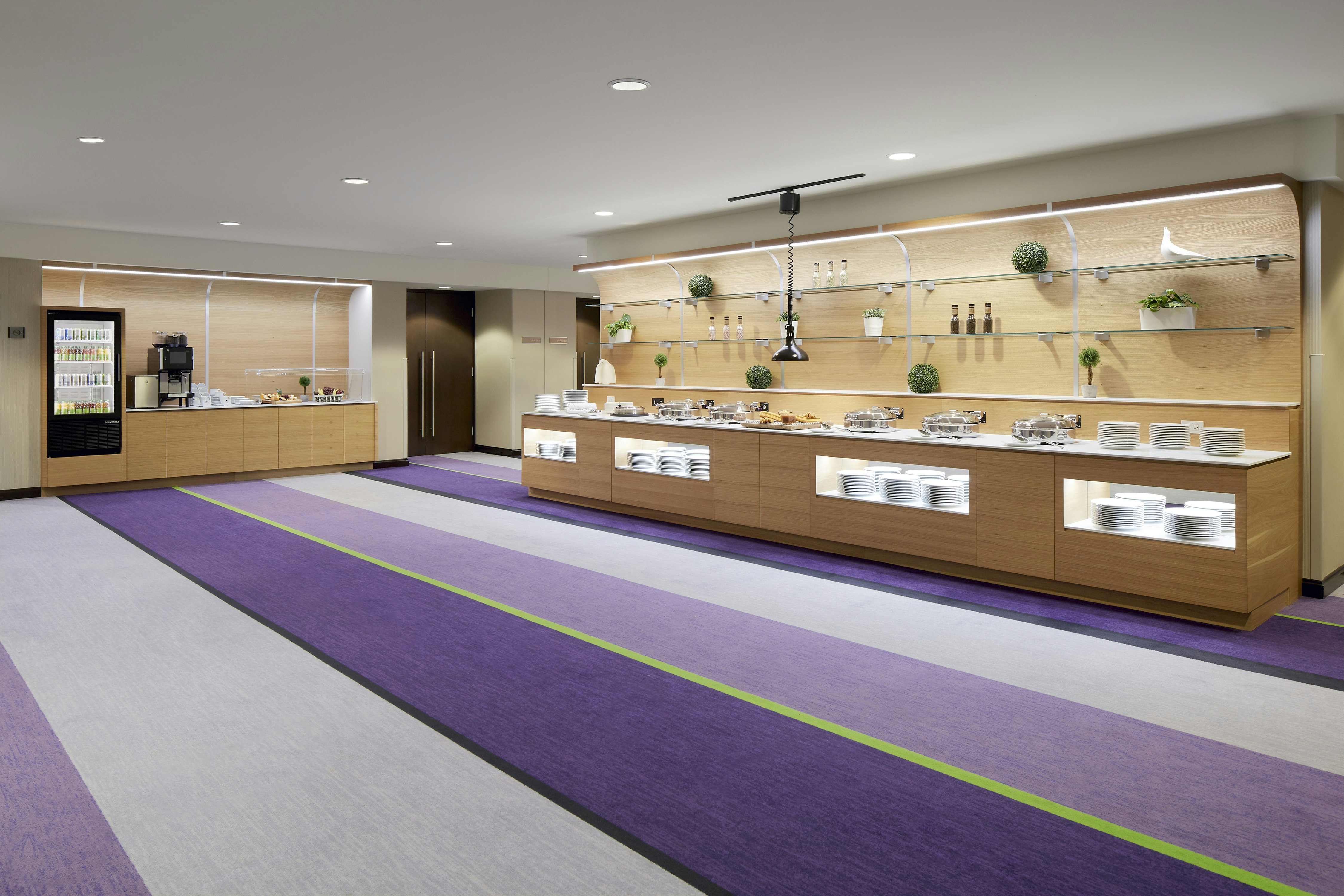 Lobby at DoubleTree by Hilton Montreal, MONTREAL