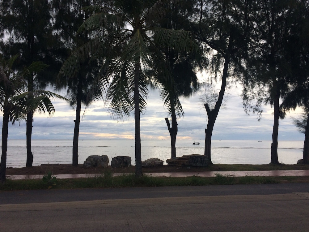 Palm Beach Resort 61/70