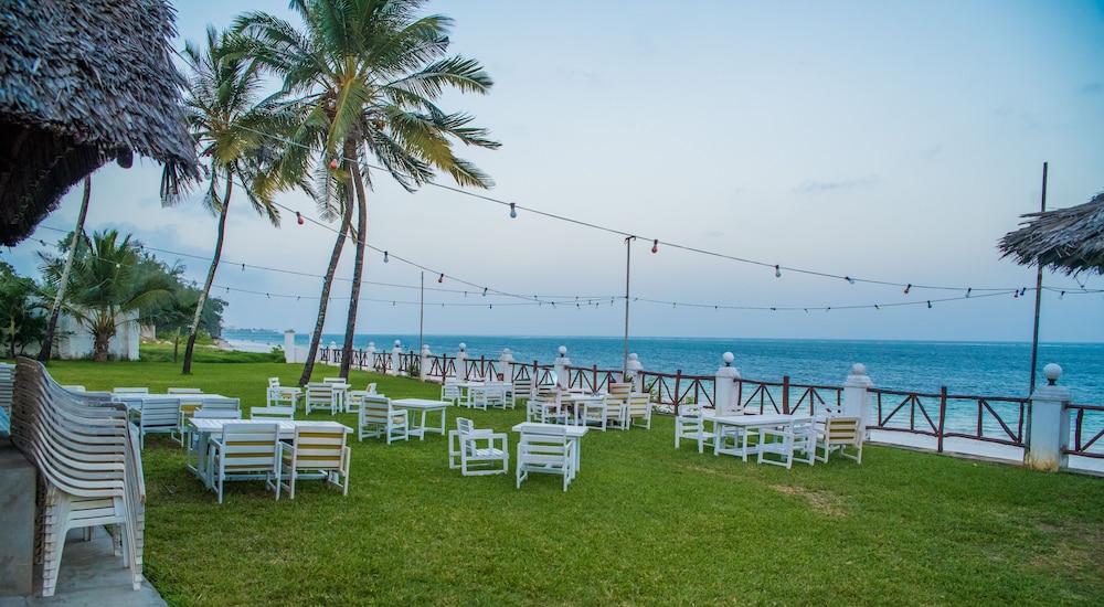 Nyali Beach Holiday Resort 36/48