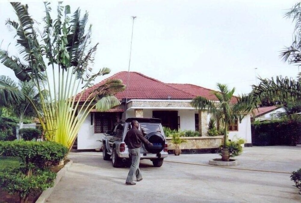 Don's Place 6/10
