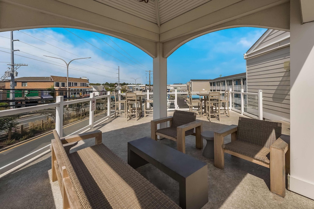 Atlantic Oceanside Dewey Beach Resort 31/50