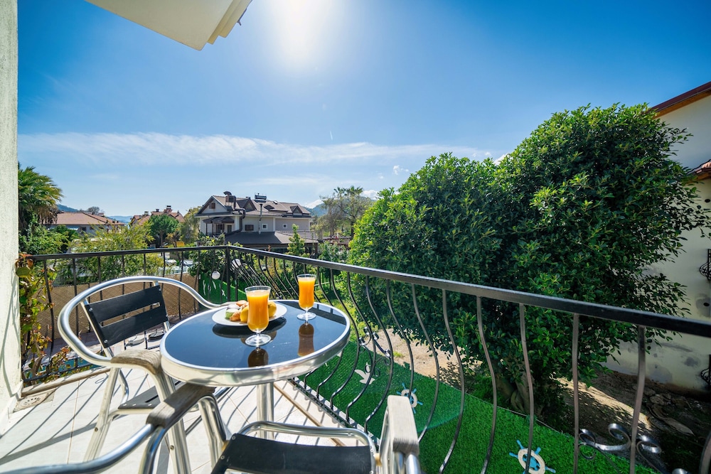Dedeminn Garden Hotel 50/60
