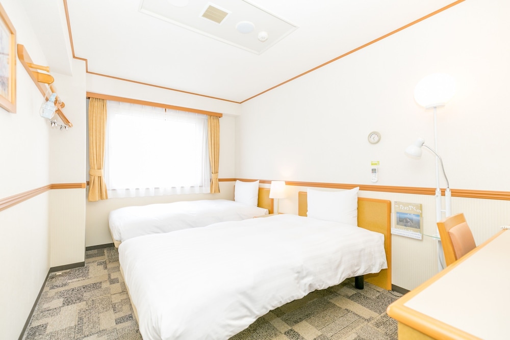 Toyoko Inn Kagoshima-chuo-eki Higashi-guchi 14/56