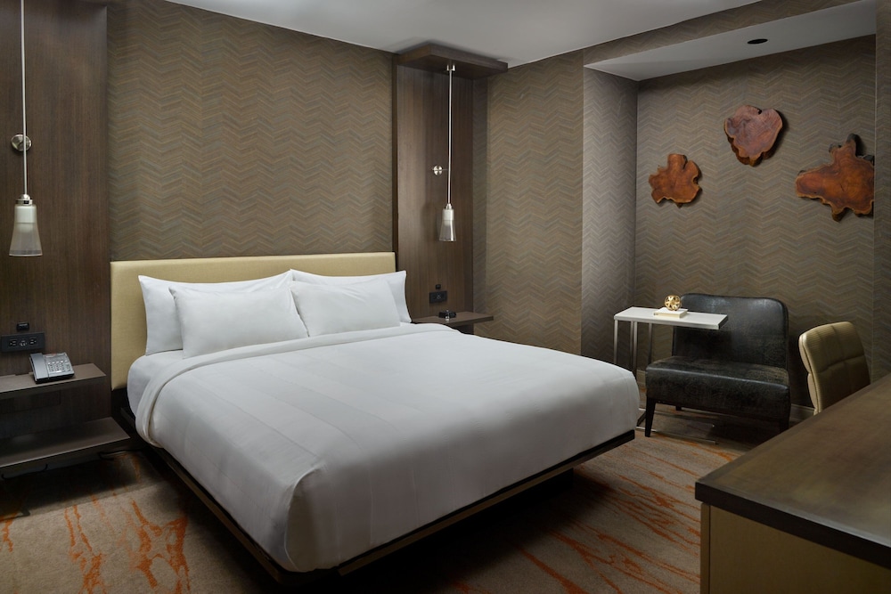Chattanooga Marriott Downtown 8/50