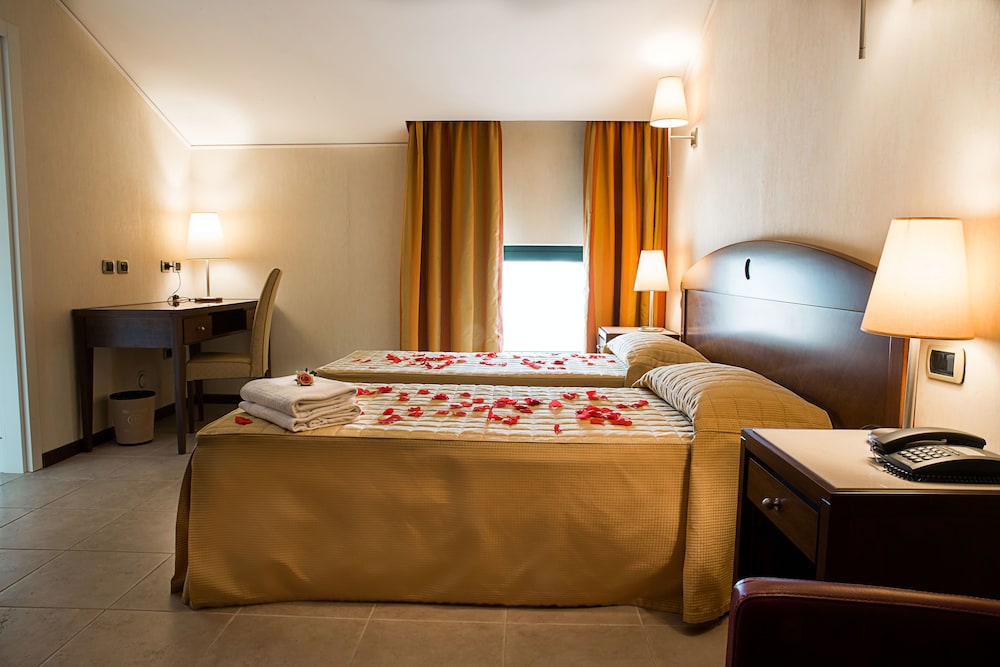 Grand Hotel Paestum 11/50