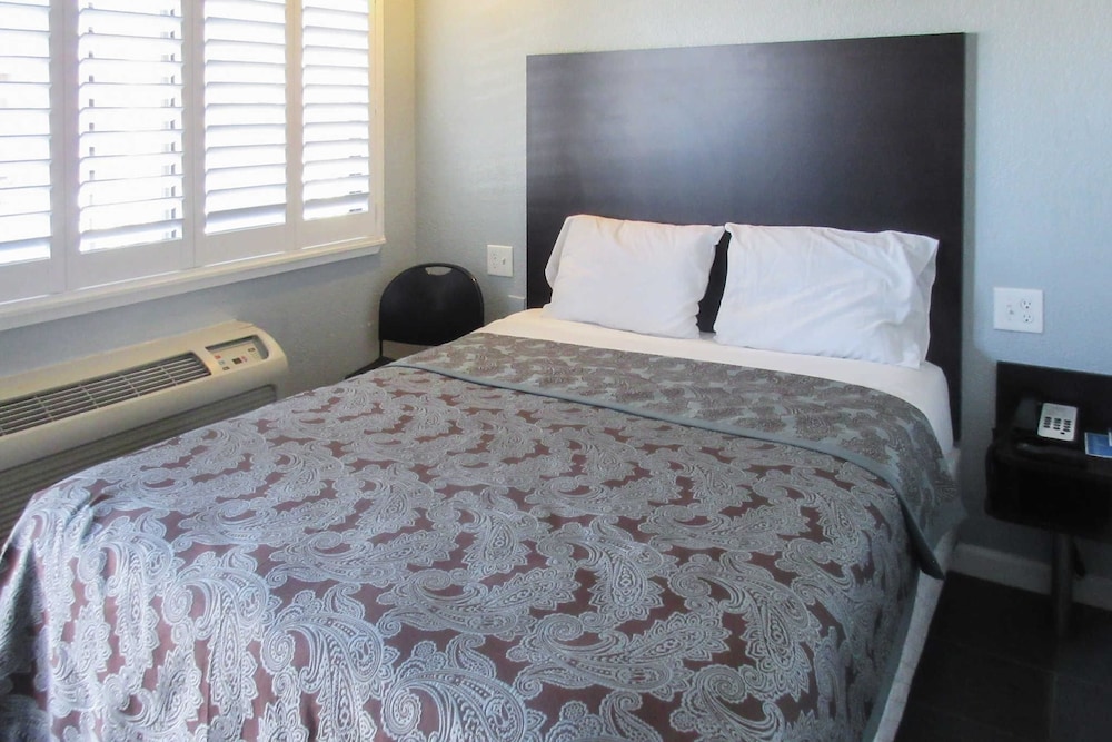 Rodeway Inn San Pablo Hilltop 6/9