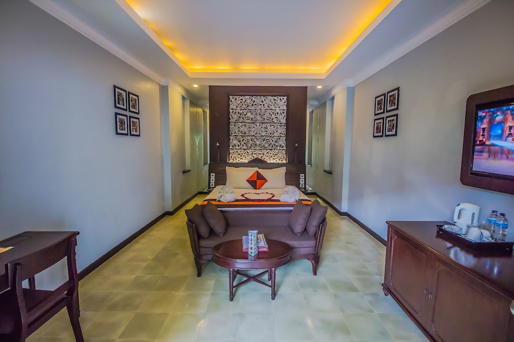 The Lokha Legian Resort and Spa 54/75