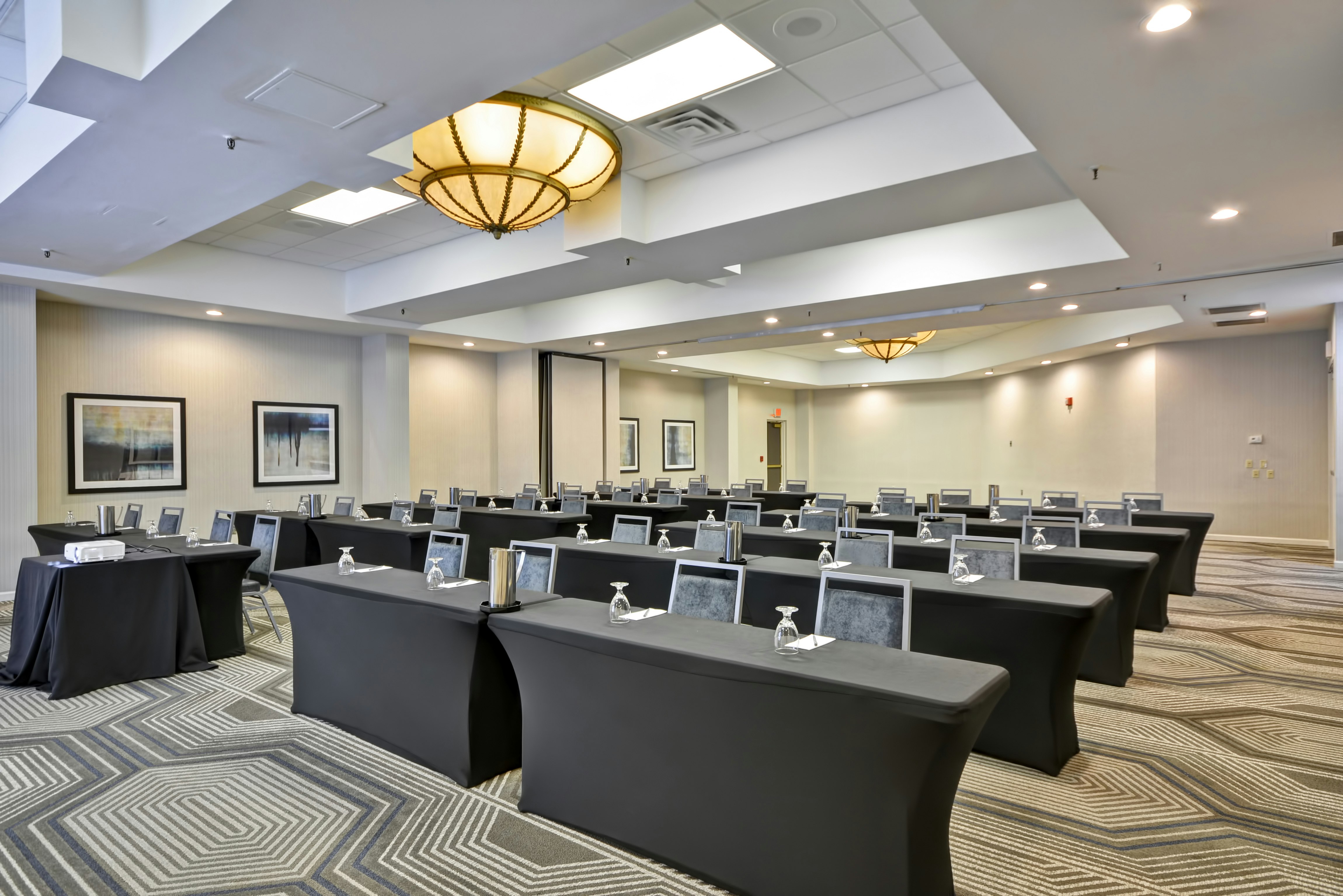 Embassy Suites Charlotte 66/73
