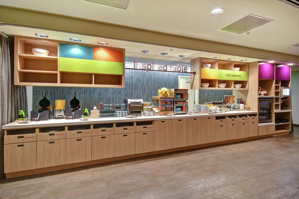 Home2 Suites by Hilton Springfield North 46/57