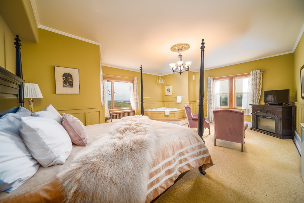 Dashwood Manor Seaside Bed & Breakfast 9/50