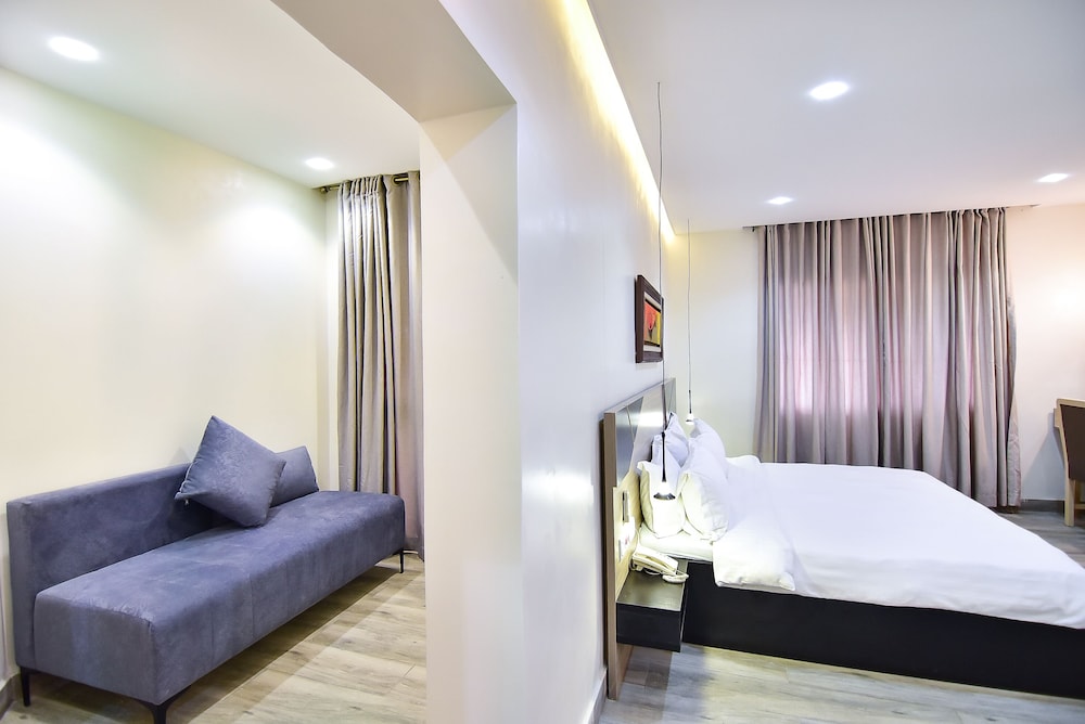 Pearl Gate Hotel 10/50