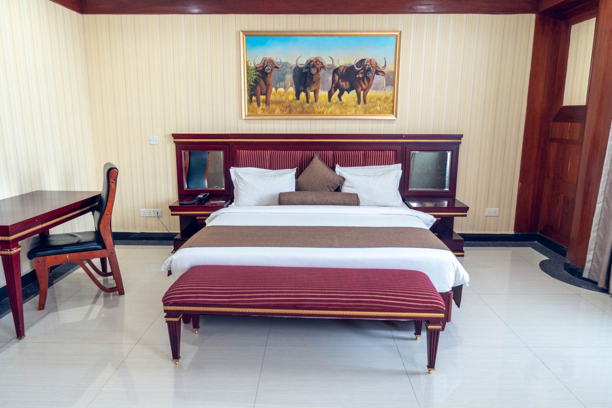 Junior Suite, King Bed, Executive Level, Bathtub
