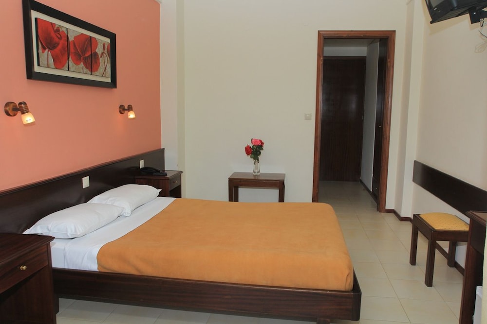 Fiori Hotel 12/50