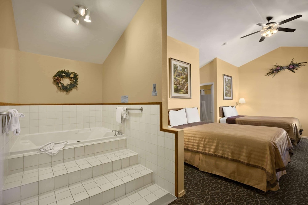 Travelodge by Wyndham Wenatchee 24/32