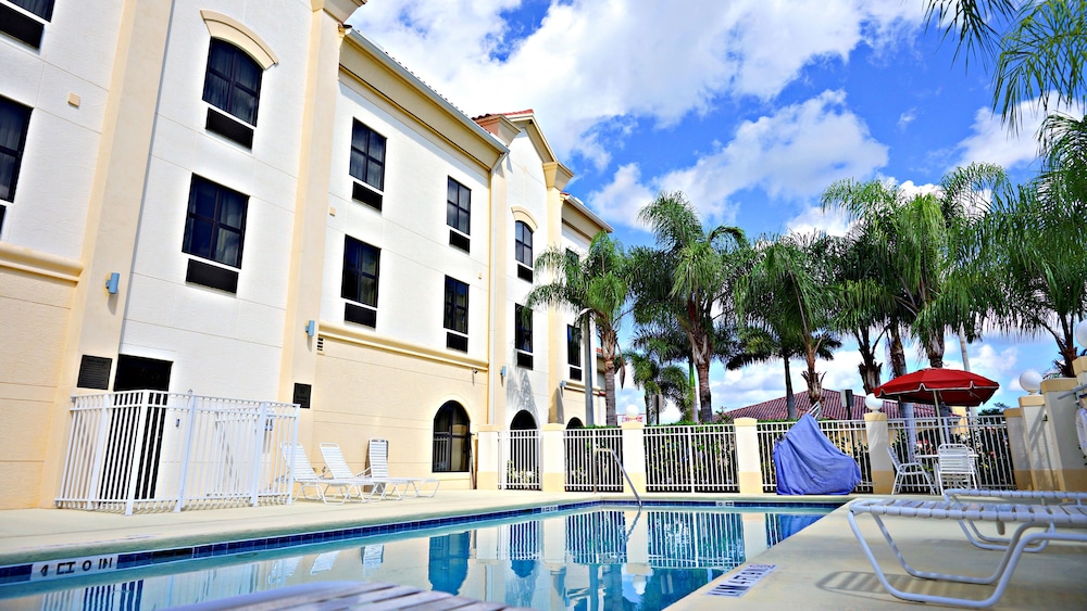 Holiday Inn Express Stuart 17/57