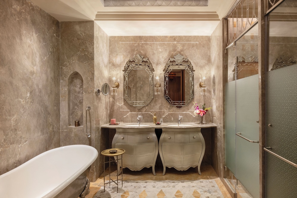LANDMARK, KING BED, PLUNGE POOL