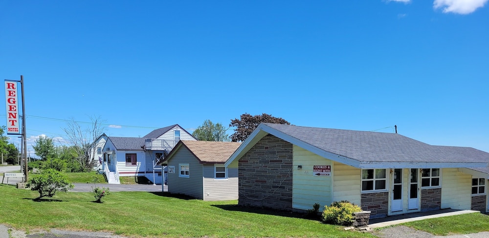 Regent Motel 1/50