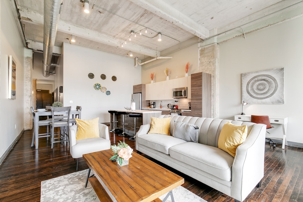 Luxury Downtown Dallas Stay by Amyfinehouse 32/50