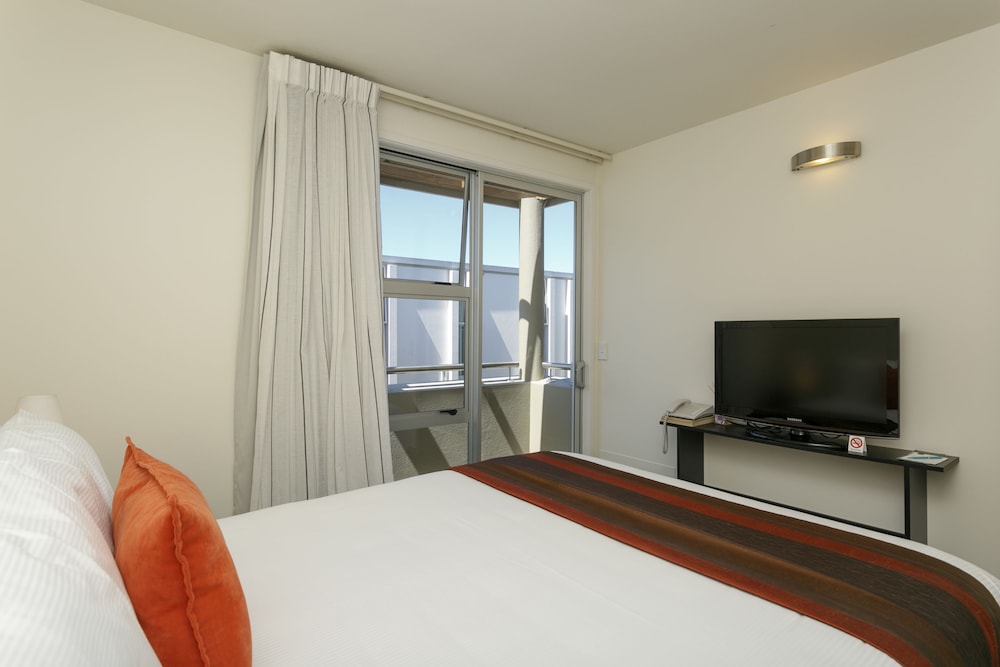 1 BEDROOM, GARDEN VIEW, GARDEN AREA