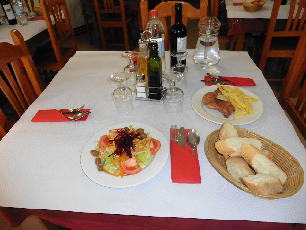HOSTAL RURAL MONTUAL 33/49