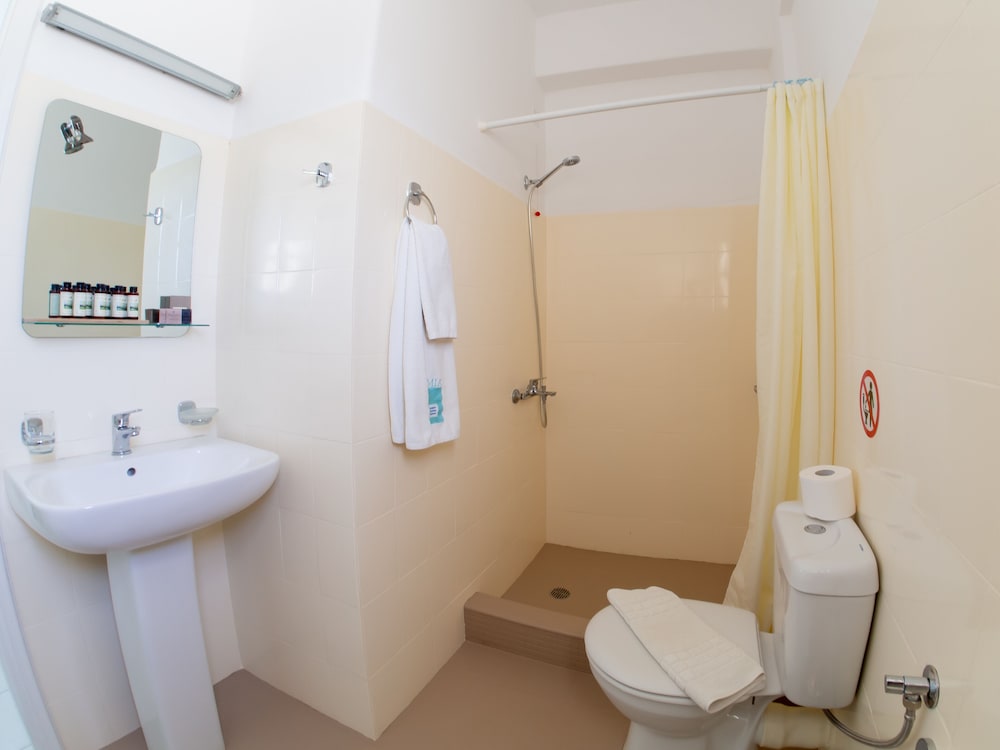 Amaryllis Beach Hotel 48/50