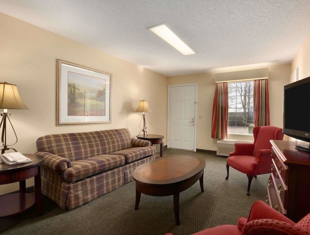 Baymont By Wyndham Salem Roanoke Area 17/25