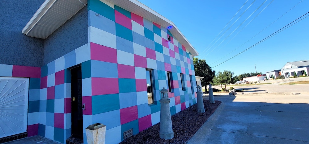 Dragonfly Inn & Suites - Hastings 1/60