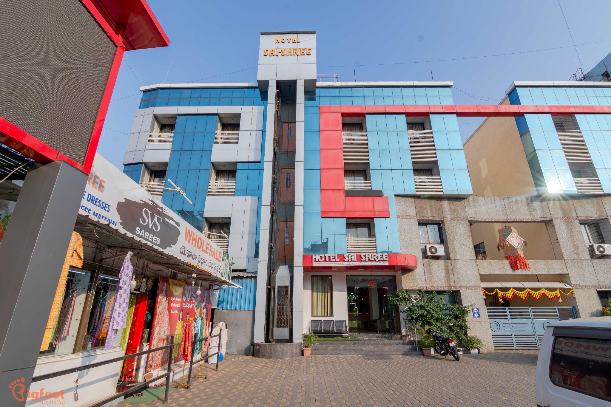 Oyo 4445 Hotel Saishri 7/63