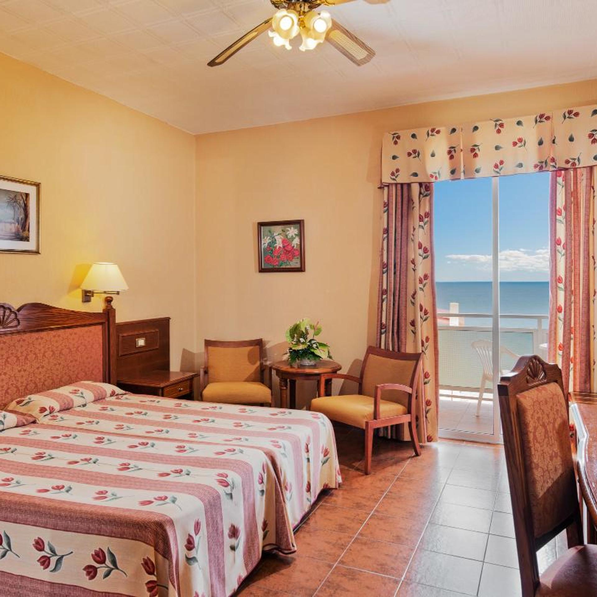 ROOM, DOUBLE OR TWIN BED, BALCONY