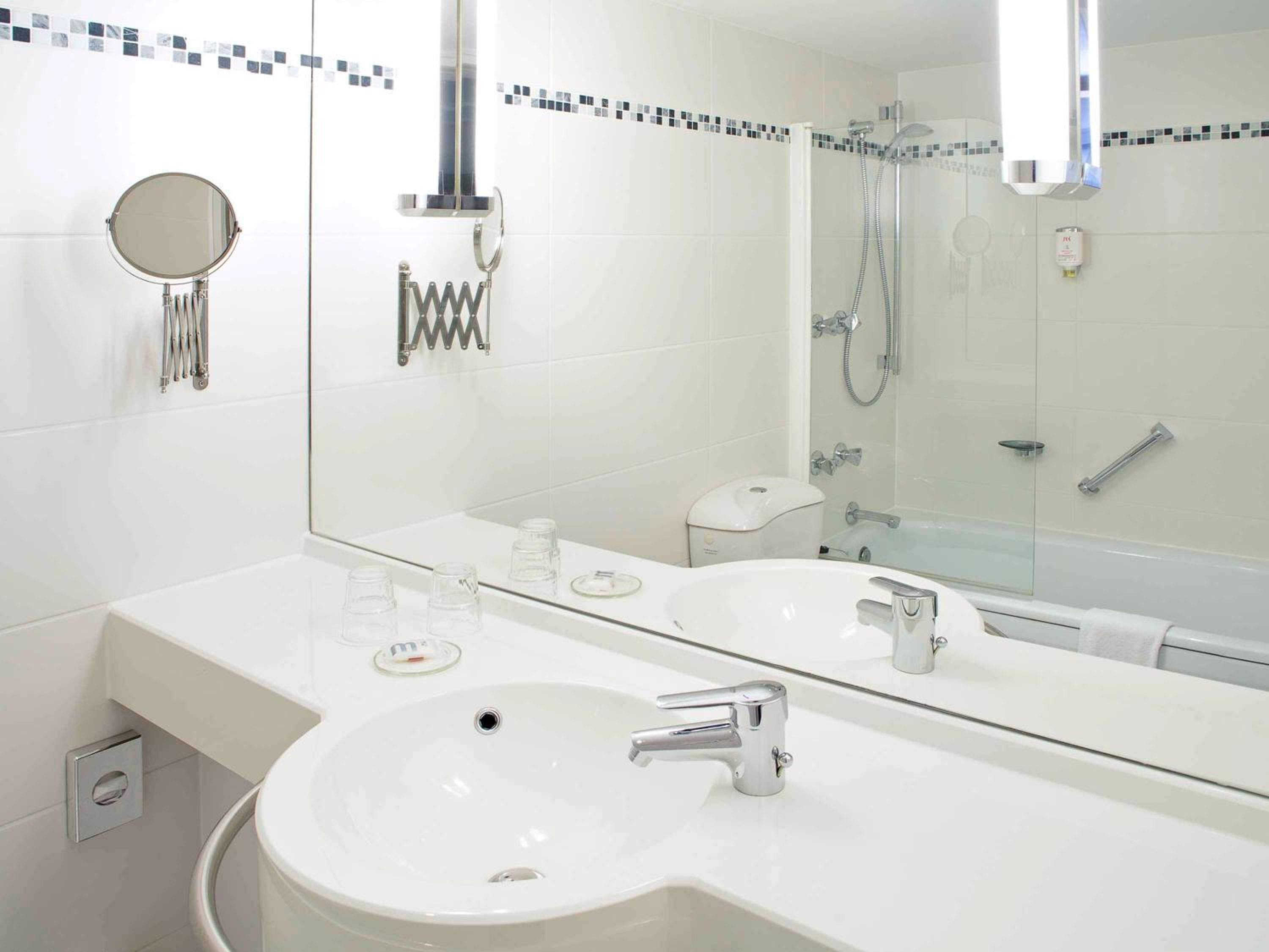 غرفة قياسية بسرير كينج، MERCURE HOTEL HAMM 7/8