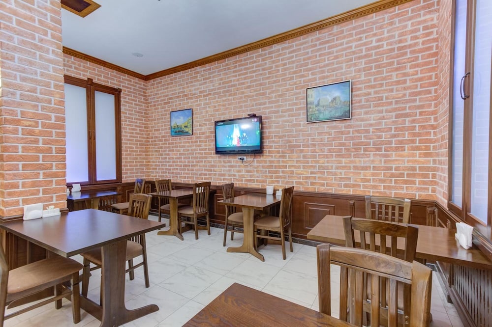 Bishkek Centrum Hotel 51/66