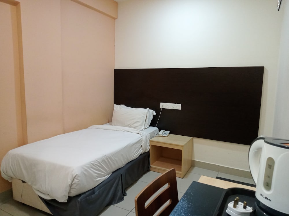 Avenue Bangi Hotel 13/36