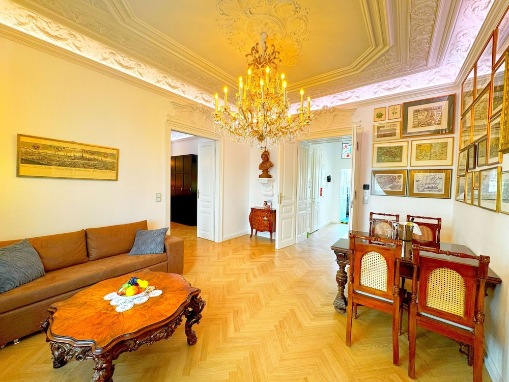 7Th Heaven Vienna Center Apartments 33/44