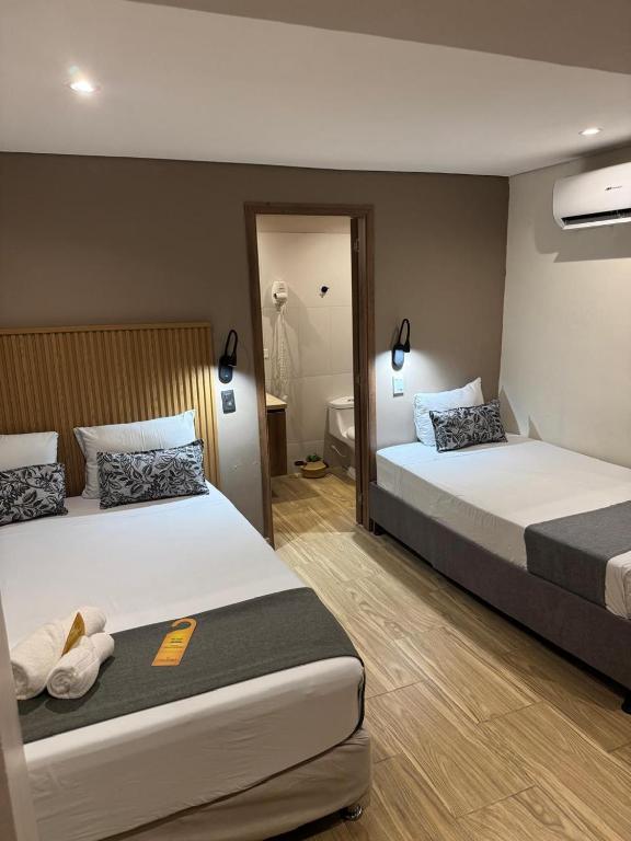 Room, Triple