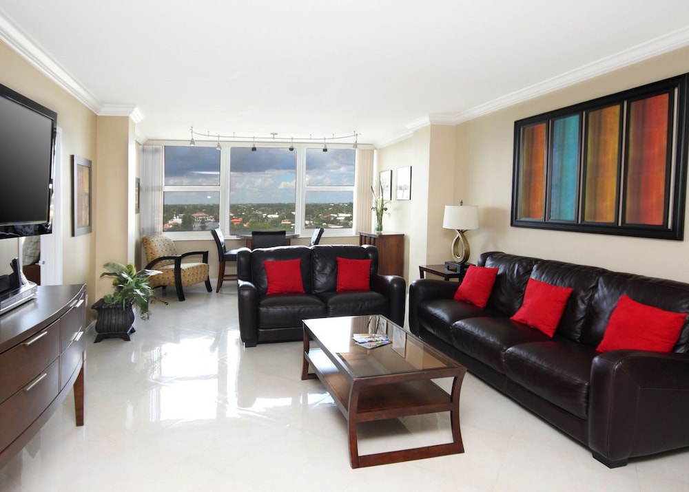 Ocean Manor Beach Resort 32/53