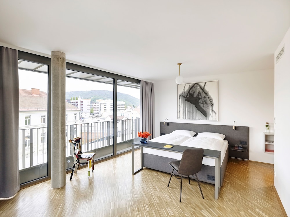LendHotel 9/41