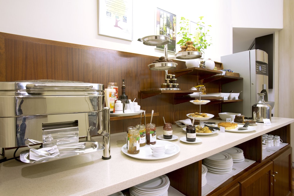 restaurant cafeteria